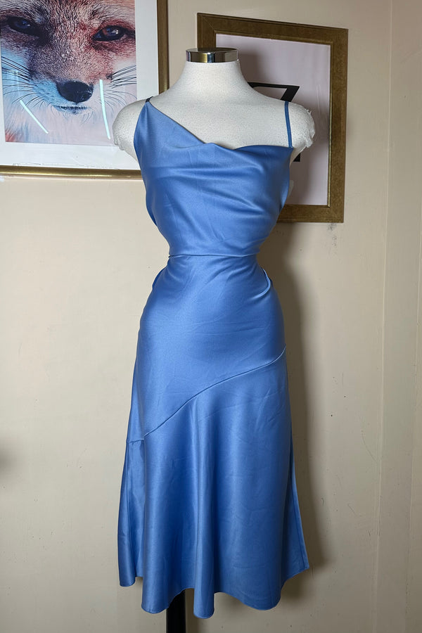 Vestido Midi Azul de Tirantito Satinado