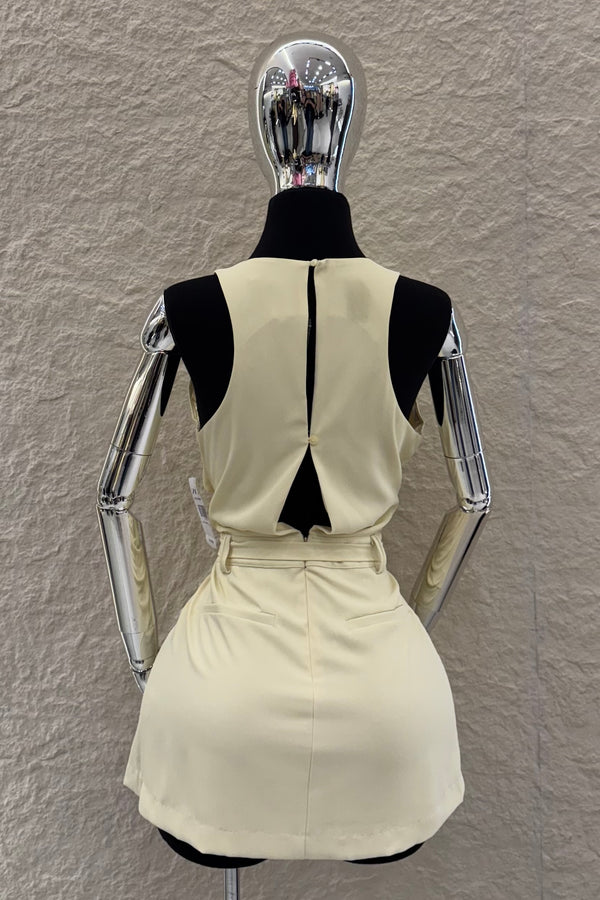 Vestido Corto Con Cinto Amarillo