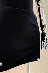 Mini Falda Abertura al Frente Negra