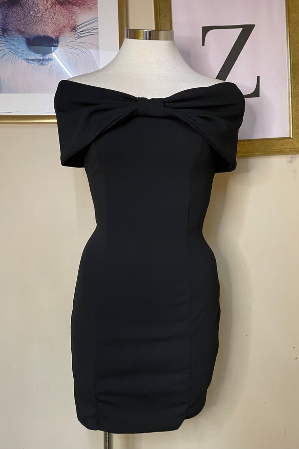 Vestido Off Shoulder Moño Negro