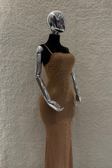 Vestido Rhinestone Escote Corrugado Camel