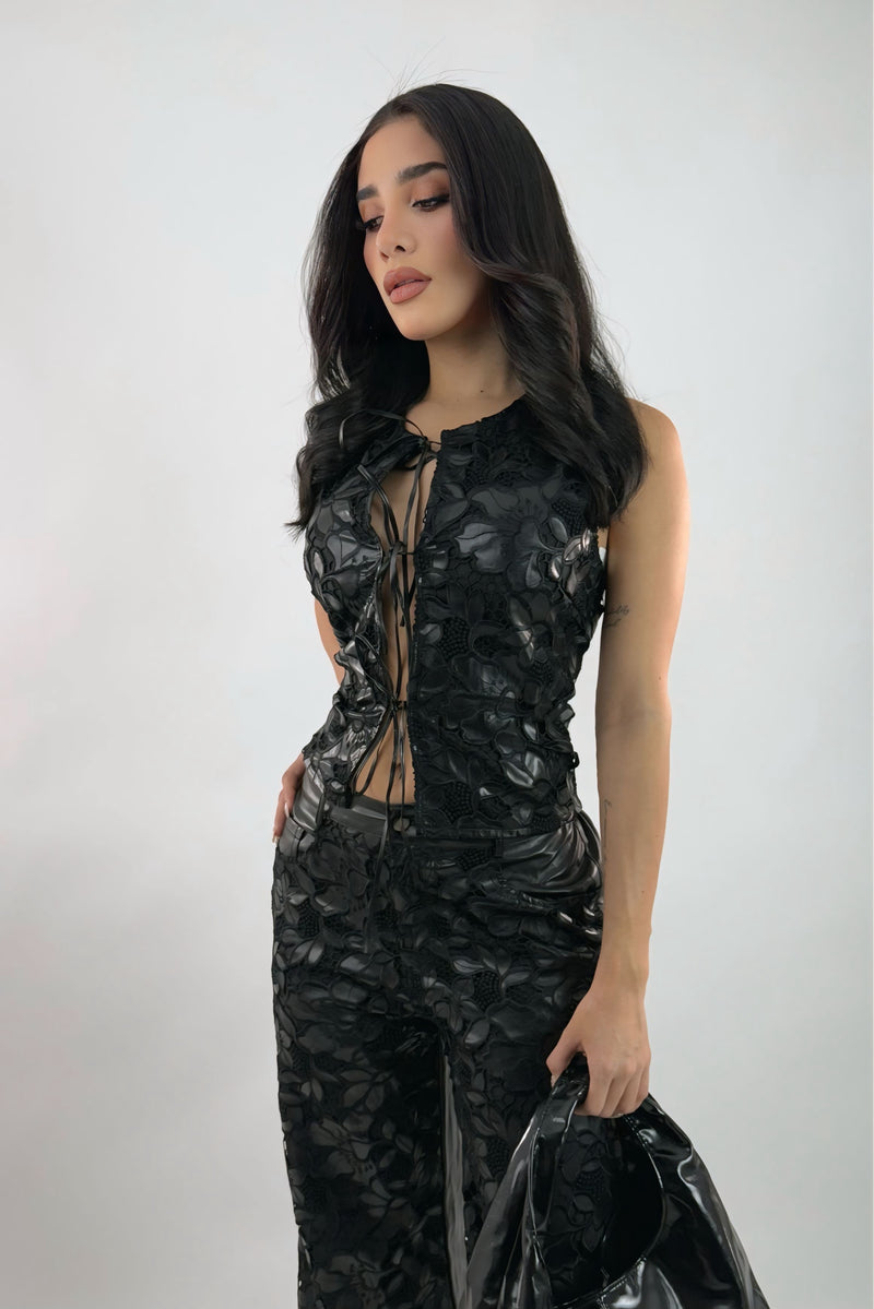 Set Chaleco y Pantalon Floreado Vinipiel Negro