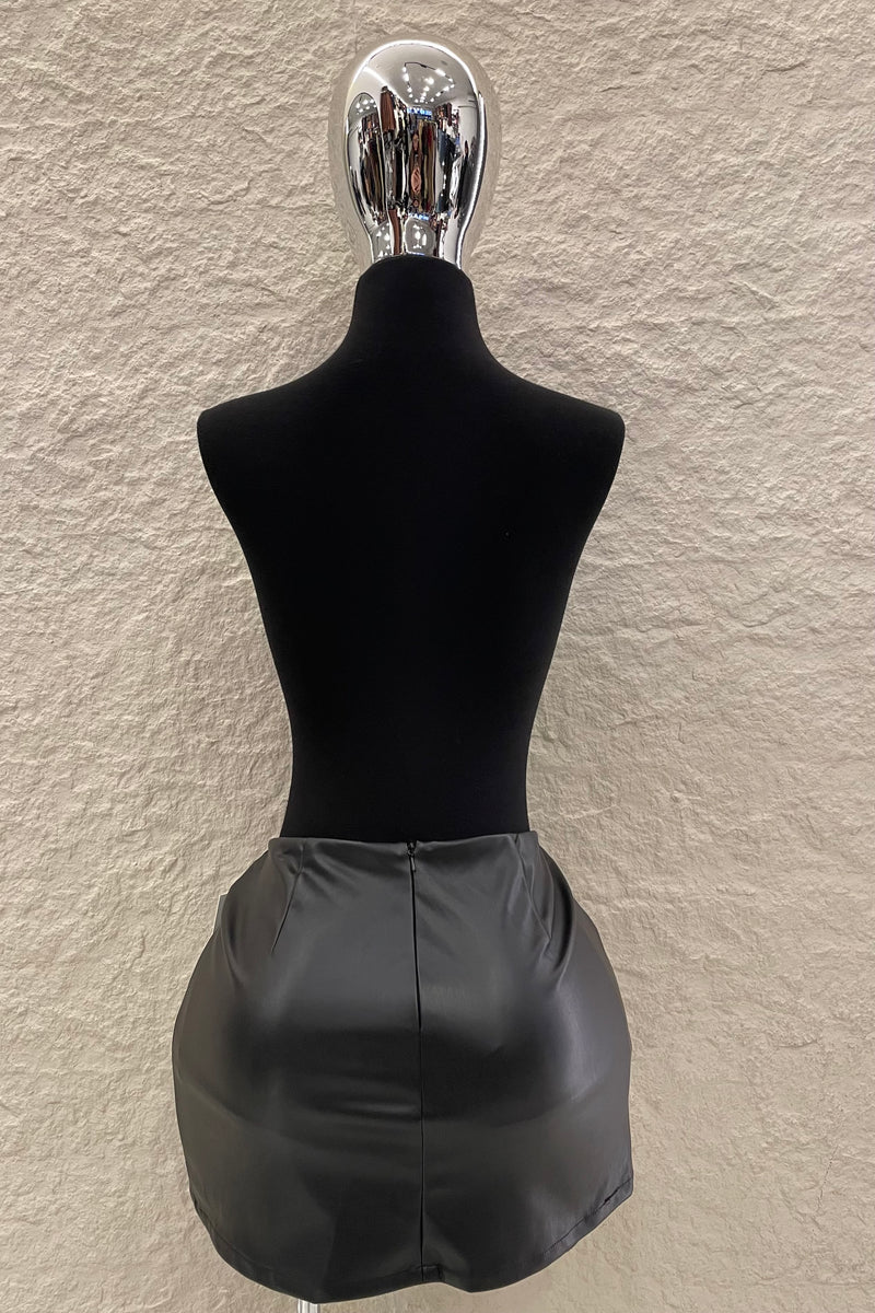 Falda Corta Vinipiel Negro