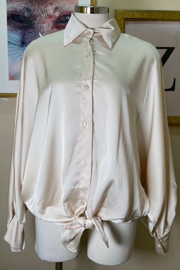 Camisa Satinada Beige Con Nudo