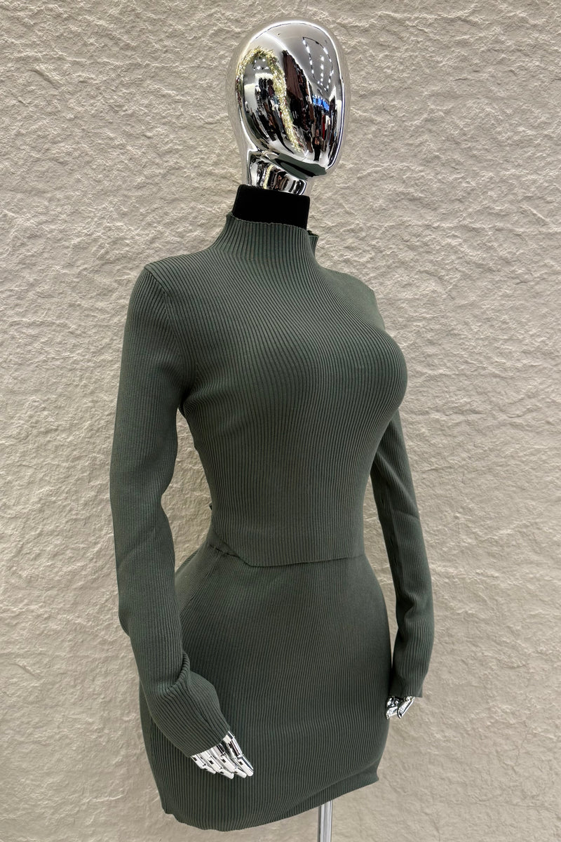 Set Blusa y Falda Tela Punto Olivo