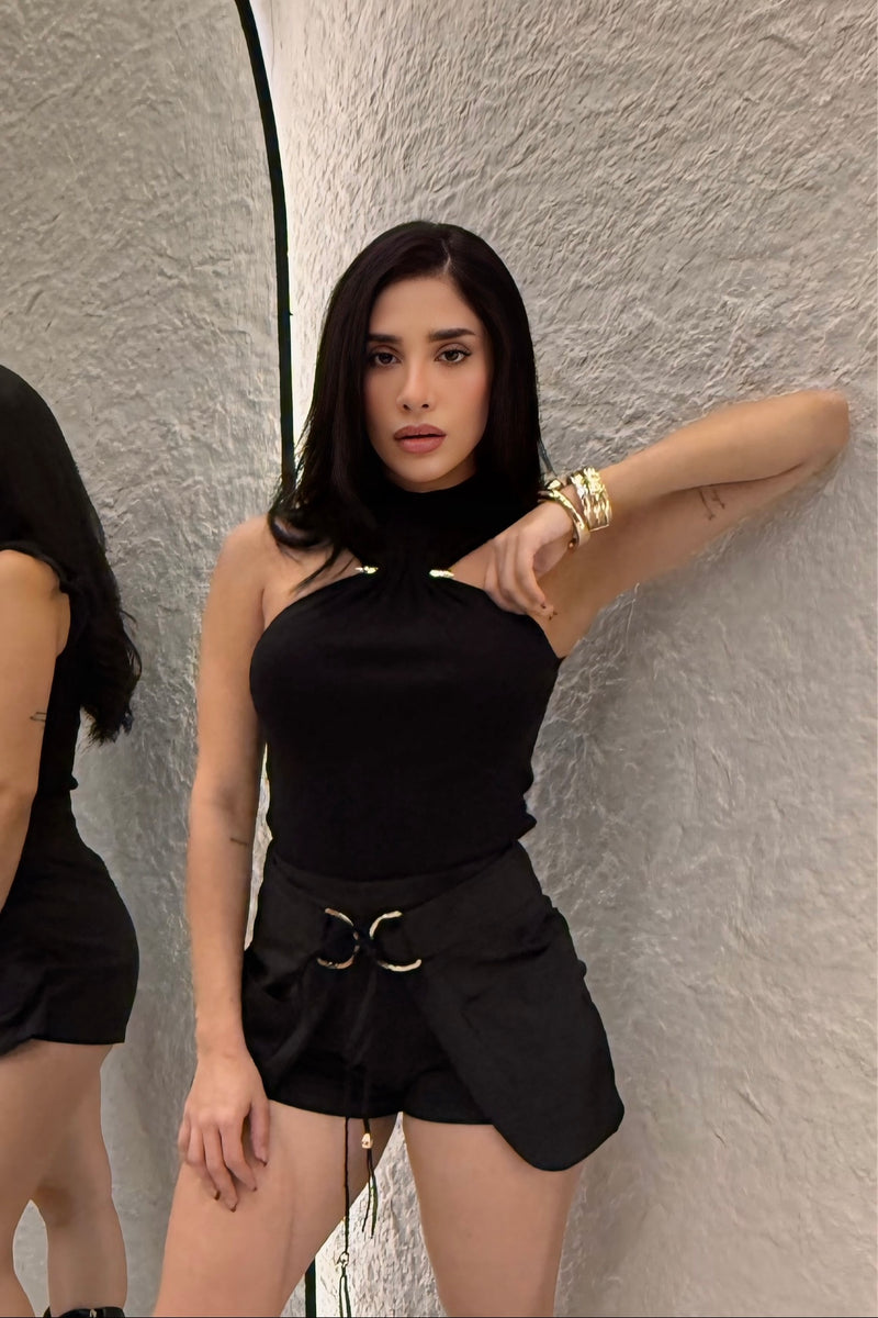 Blusa App Dorada Halter Negro