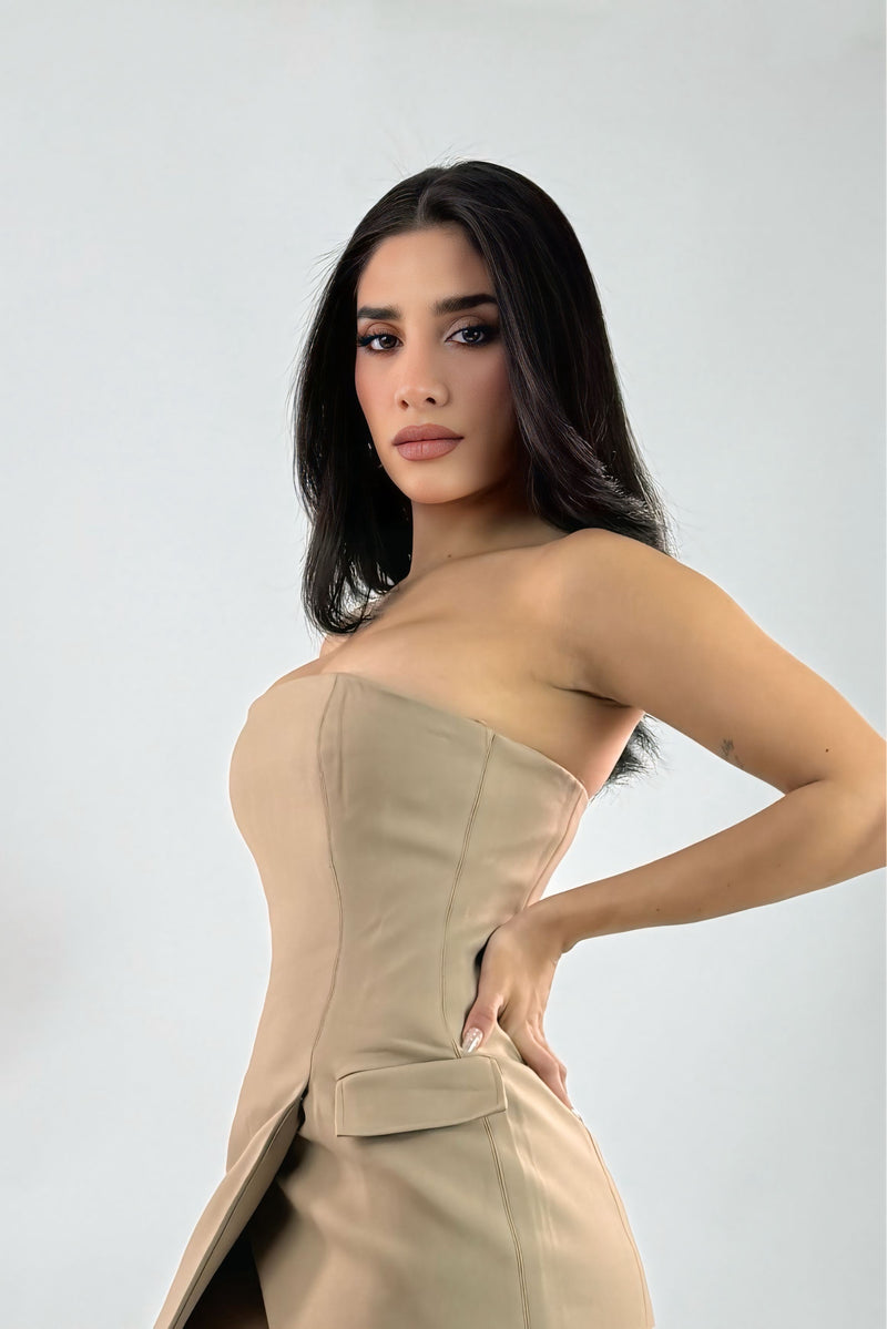 Vestido Strapless App de Bolsas Caqui
