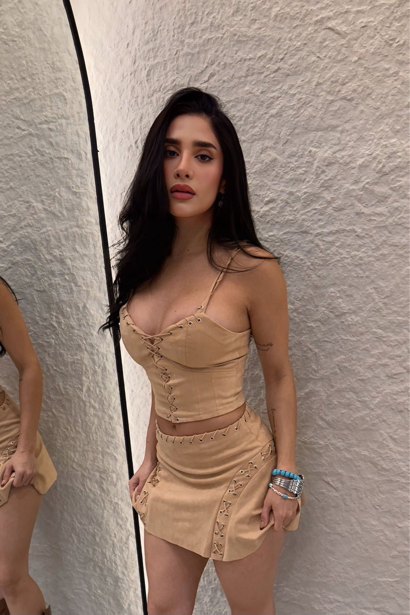 Set Top y Falda Velvet Color Camel