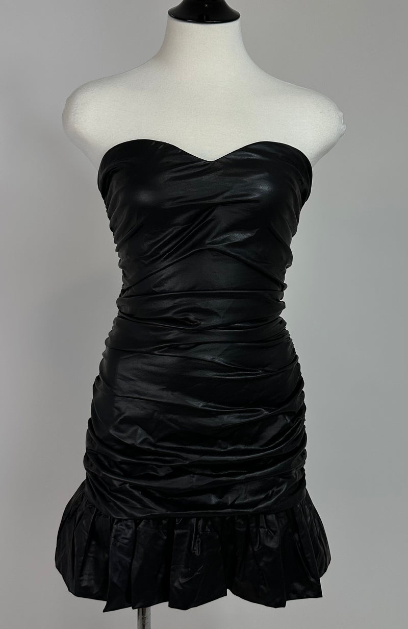 Vestido Vinipiel Strapple Corrugado Negro