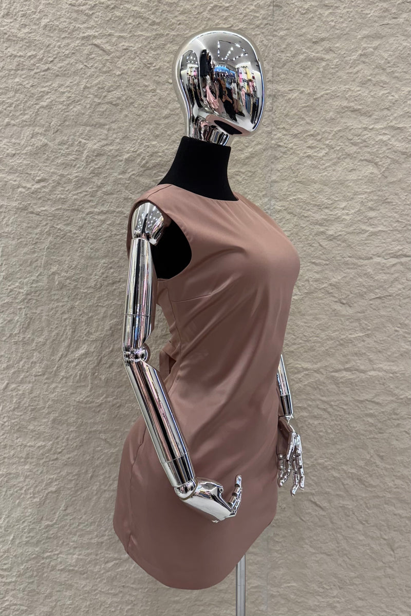 Vestido Corto Satinado Rosa