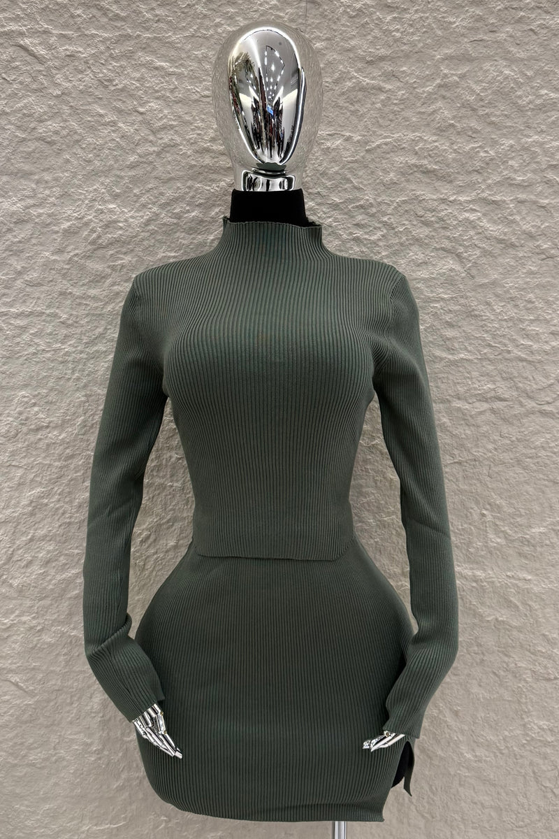 Set Blusa y Falda Tela Punto Olivo