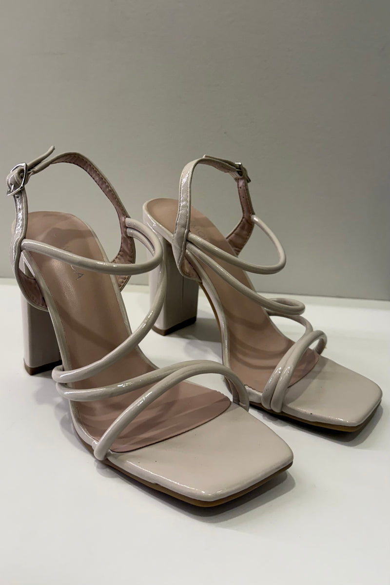 Zapatilla De Tiras Beige