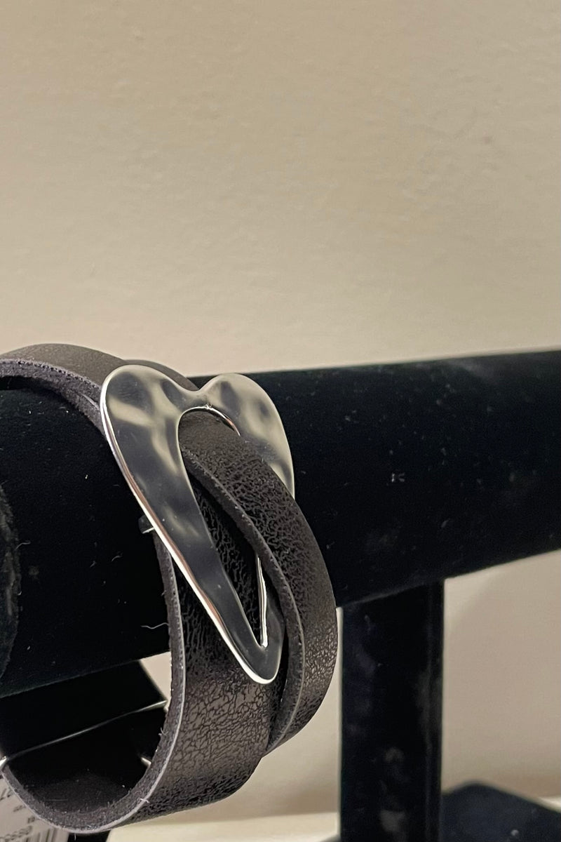 Pulsera Heart Buckle