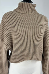 Sweater Corto Cuello Alto Beige