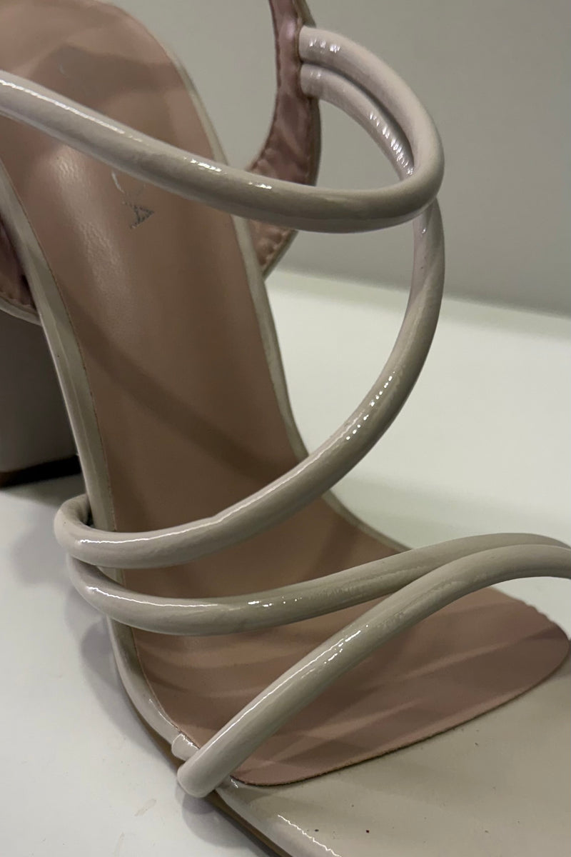 Zapatilla De Tiras Beige