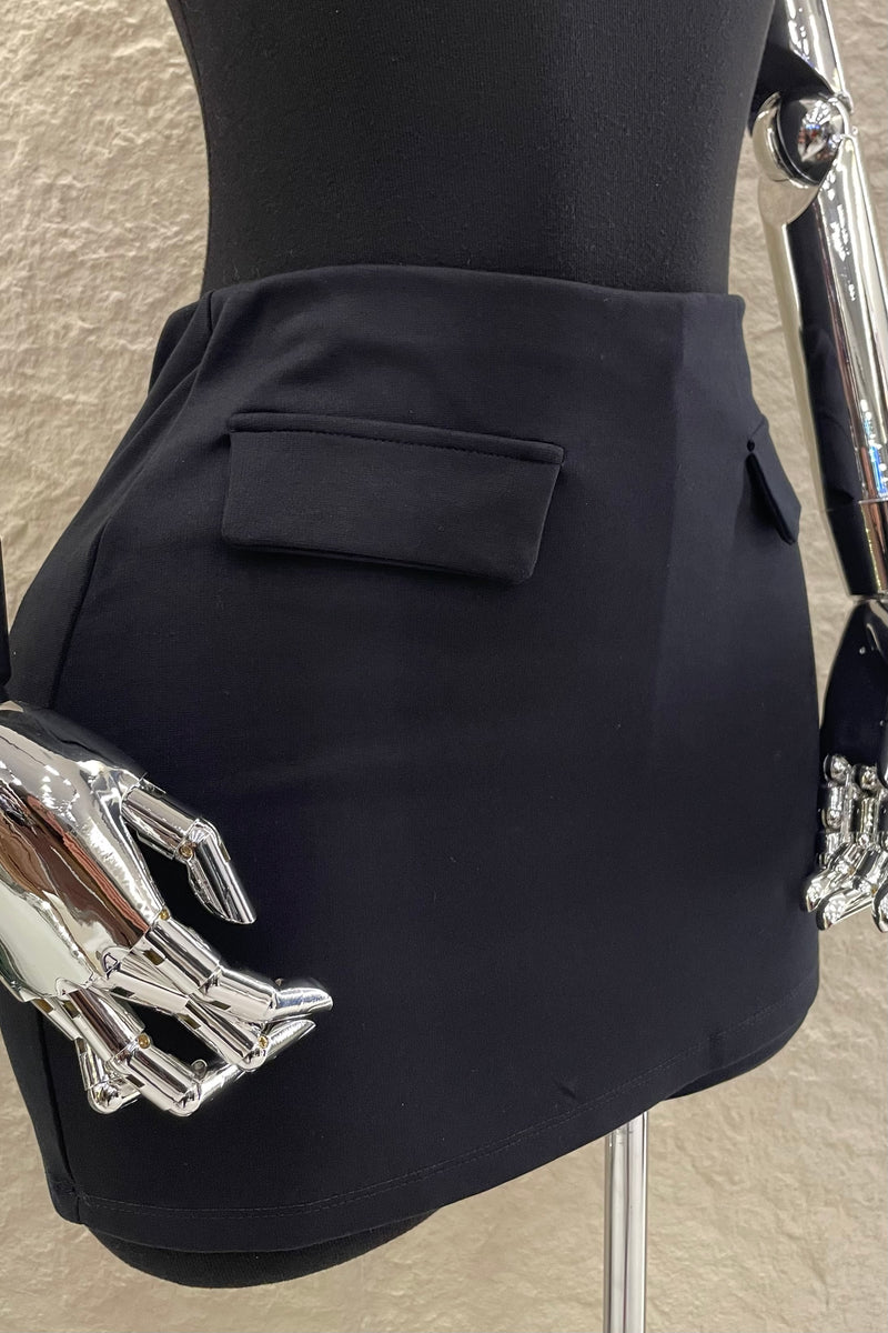 Short Falda Corta App de Bolsas Negra