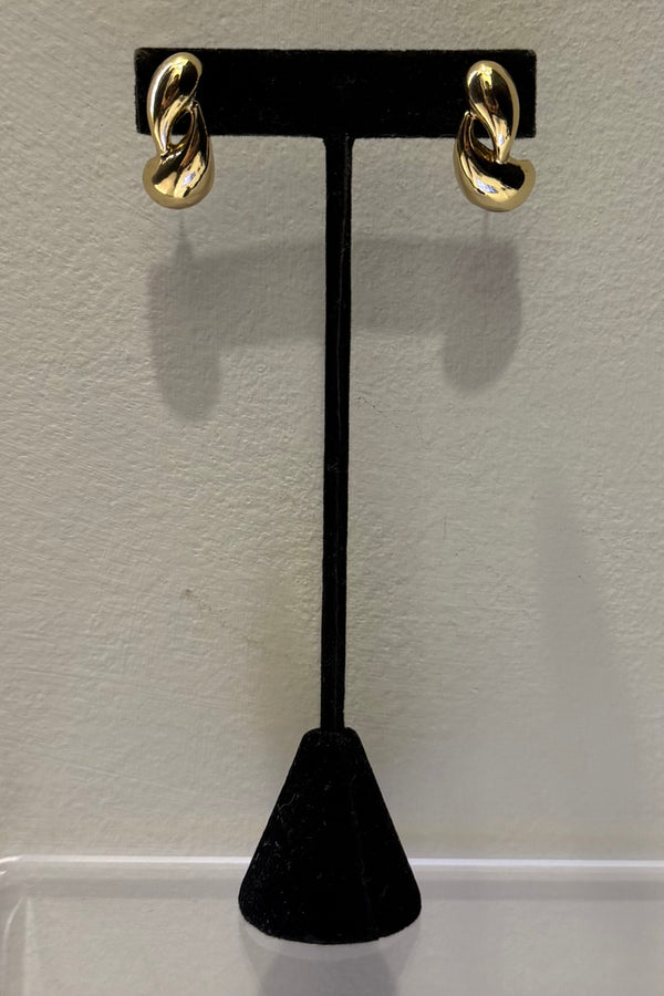 Aretes  Abstract