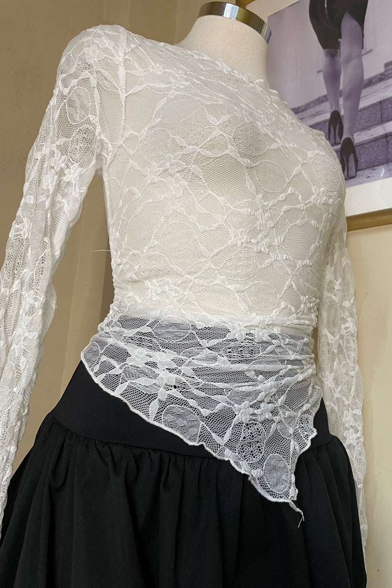 Blusa Corta Asimetrica Mesh De Encaje Blanco