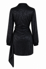 Vestido Negro Con Agarro en Cintura