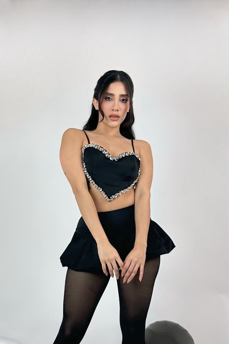Croptop de Corazon Con App de Pedreria Negro