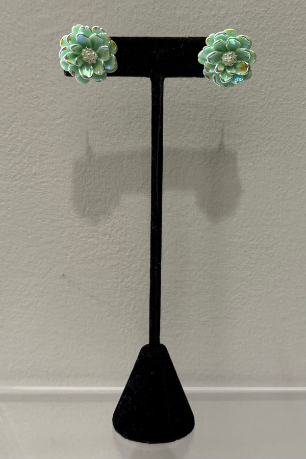 Aretes Flower Shape