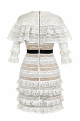 VESTIDO DE ENCAJE CON LISTON NEGRO