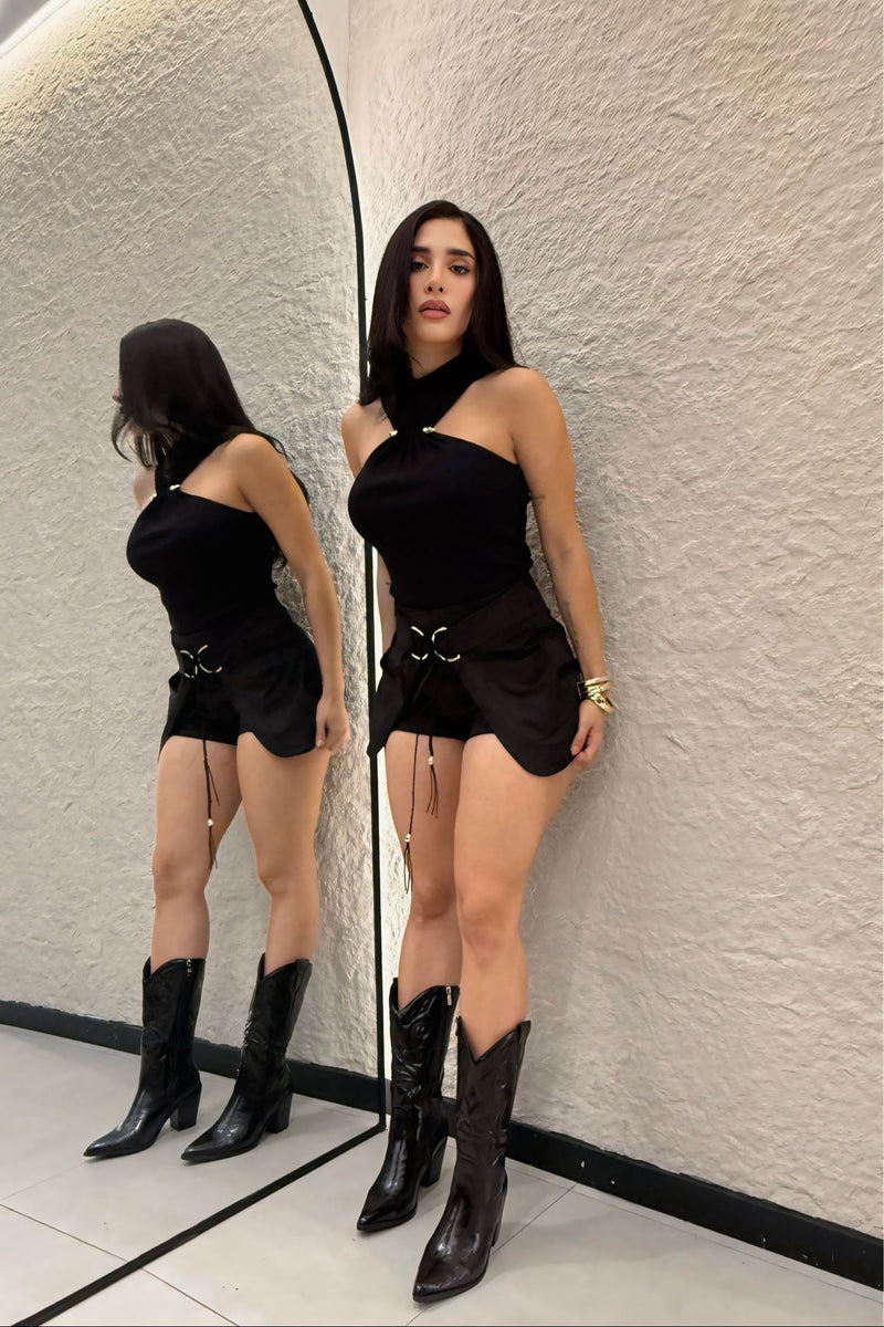 Short Velvet App Dorada con Colgantes Negro
