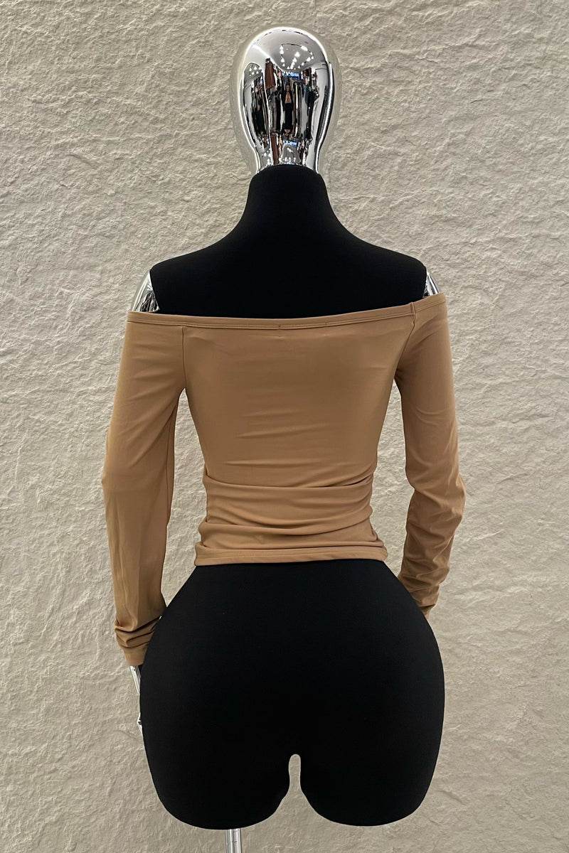 Top Off Shoulder Manga Larga Beige