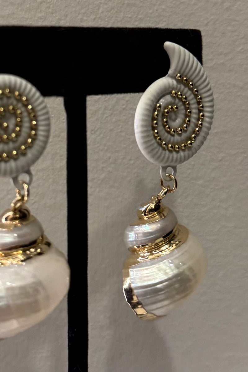 Aretes Shell White