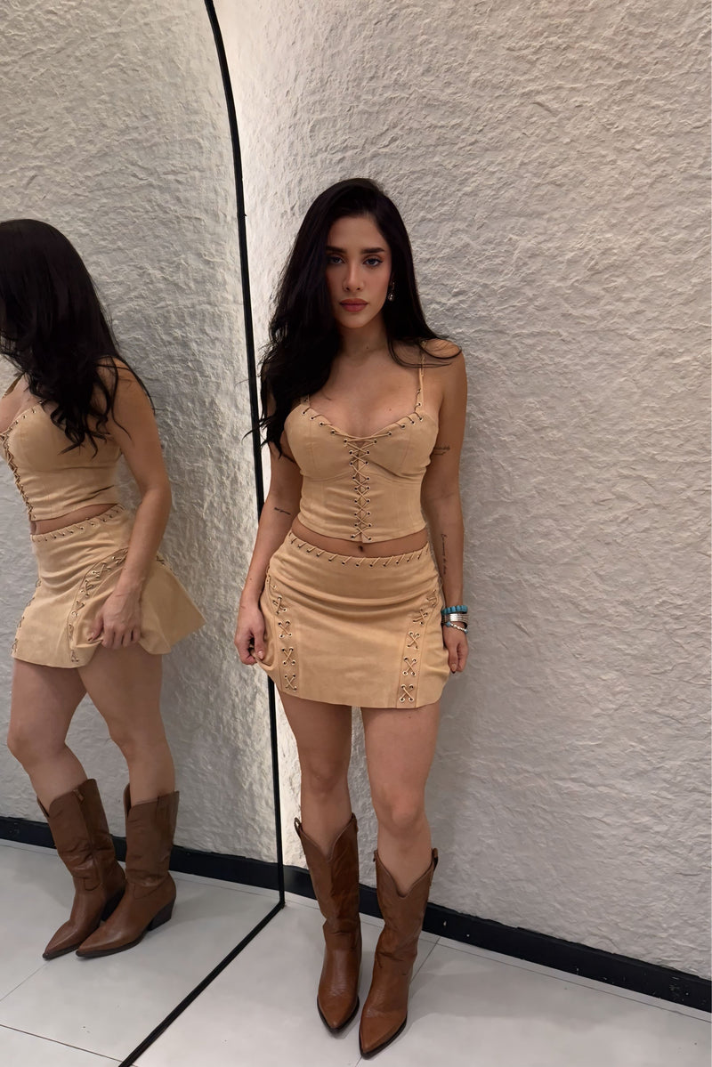 Set Top y Falda Velvet Color Camel