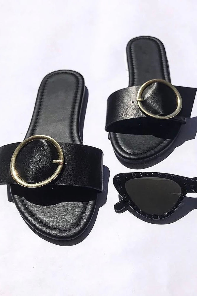 Sandalia Negra Con Hebilla