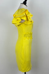 Vestido Amarillo De Encaje Con Mangas