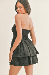 Vestido Strapple Negro Con Olanes